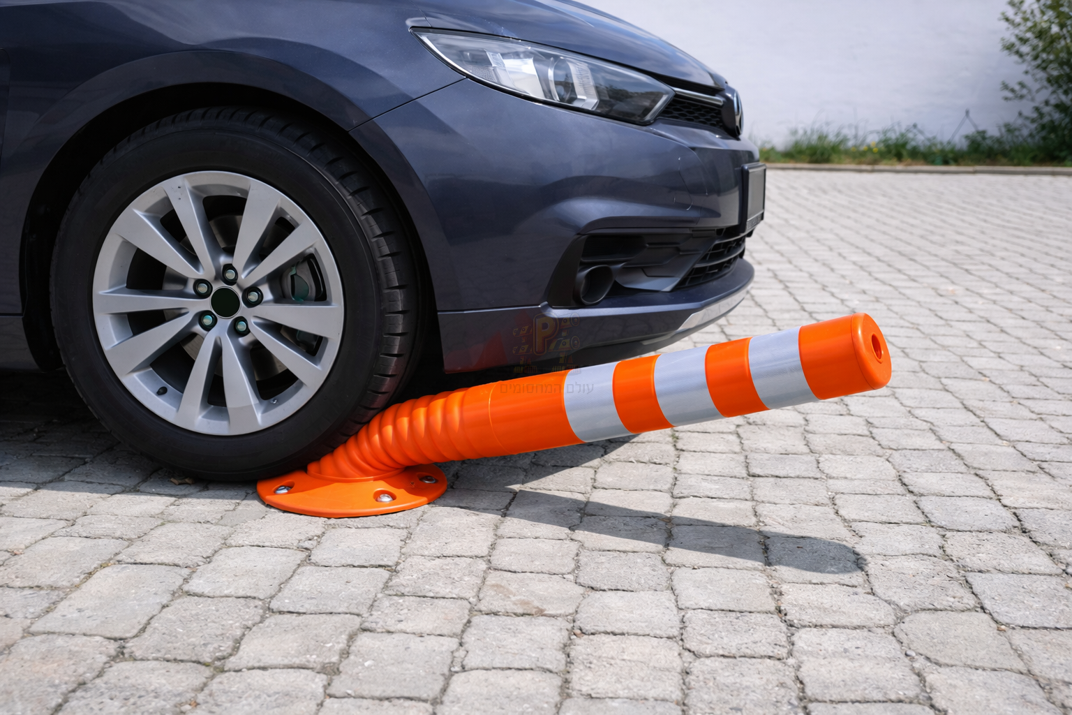 Flexible parking post crushing by vehicle